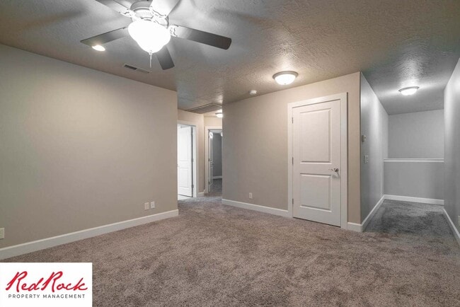 Building Photo - Spacious 4 Bedroom, 2.5 Bathroom Centrally...