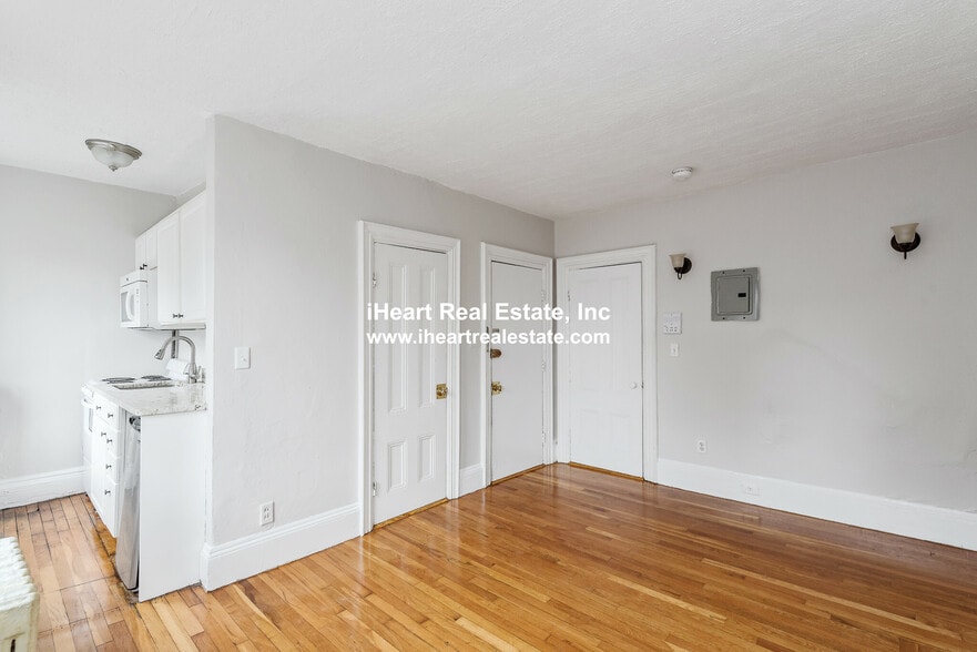 Building Photo - 47 S Russell St