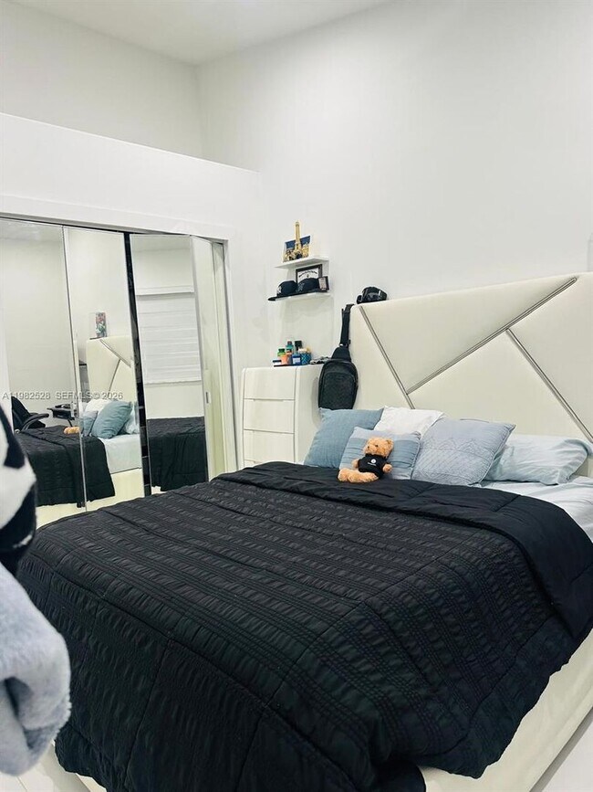 Building Photo - 3482 SW 152nd Pl