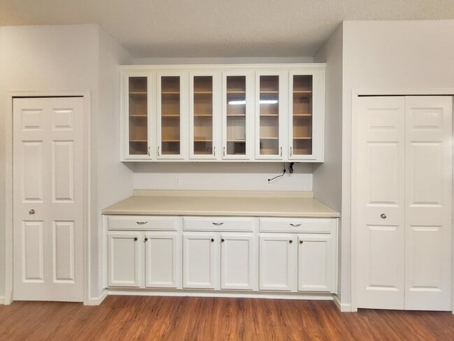 Building Photo - 3BR 2BA End unit Townhome in Stillwater