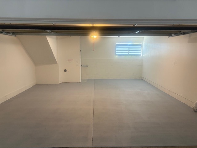 Building Photo - 14033 Riverside Dr