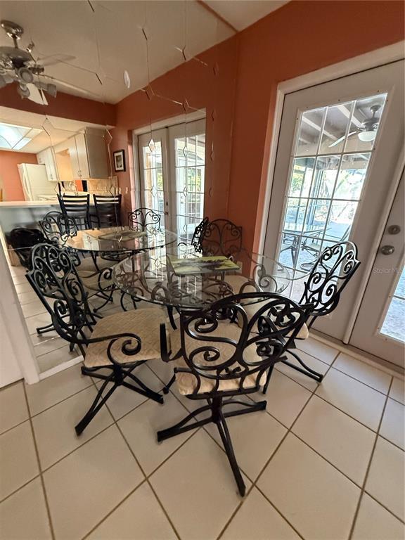 Building Photo - 819 S Gondola Dr