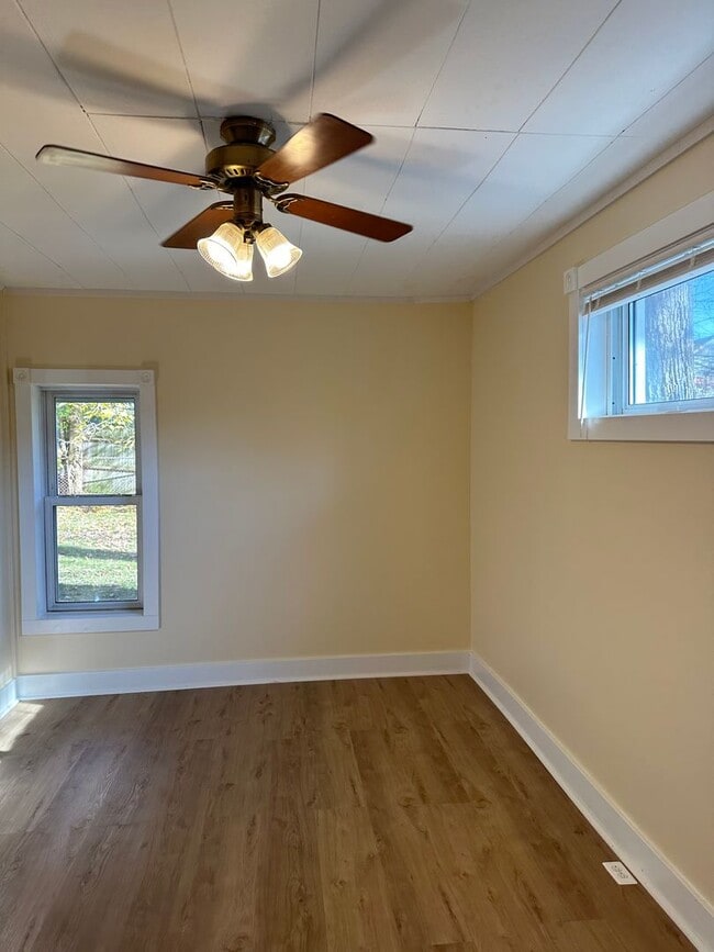 Building Photo - Royal Oak Triplex - Hawthorn