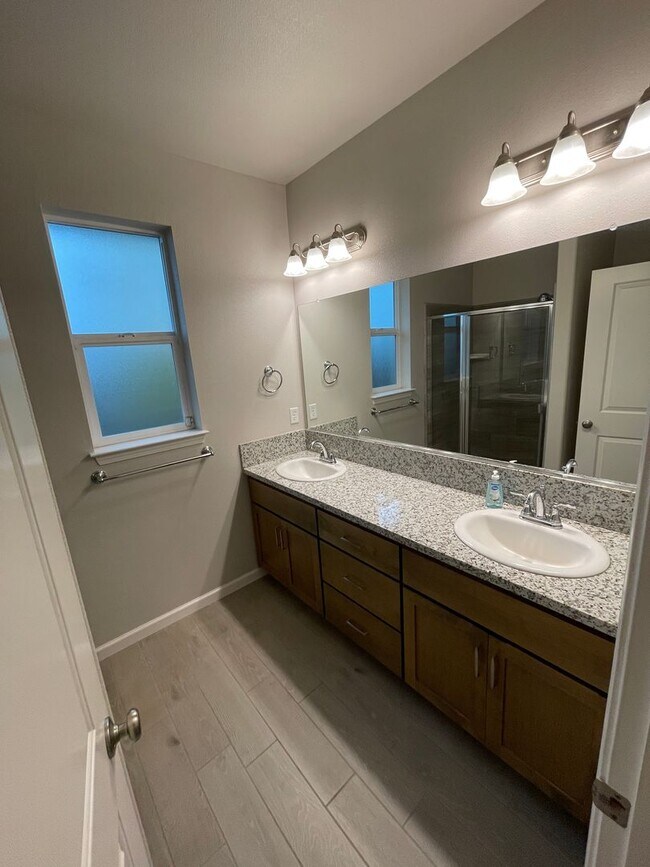 Building Photo - Chico 3 bed 2 bath luxury Belvedere neighborhood, 1800 sqft living space