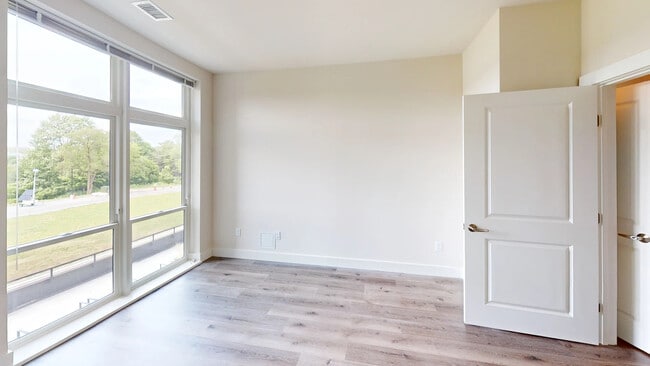 Building Photo - 61 North Dorset