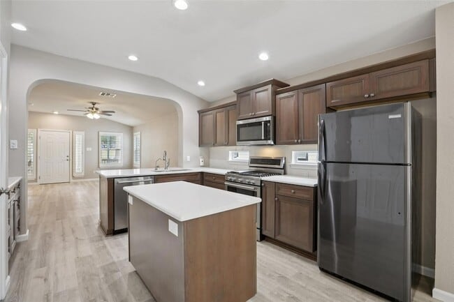 Building Photo - 4937 Hartson