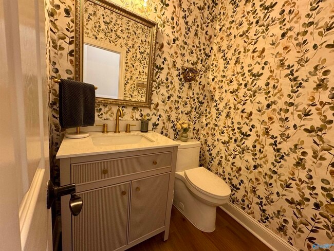 Building Photo - 1024 Split Rock Cove