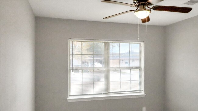 Building Photo - 5739 Turtle Creek Rd