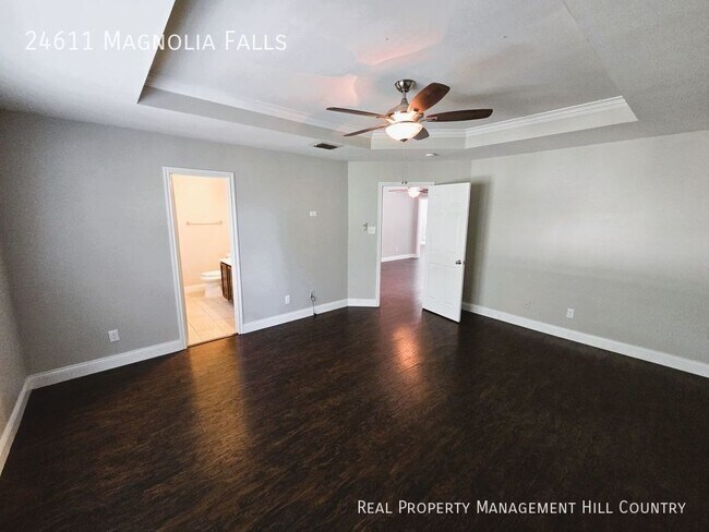 Building Photo - 24611 Magnolia Falls