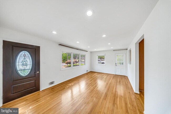 Building Photo - 7411 Tillman Dr