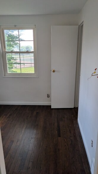 Building Photo - 482 Clearview Drive