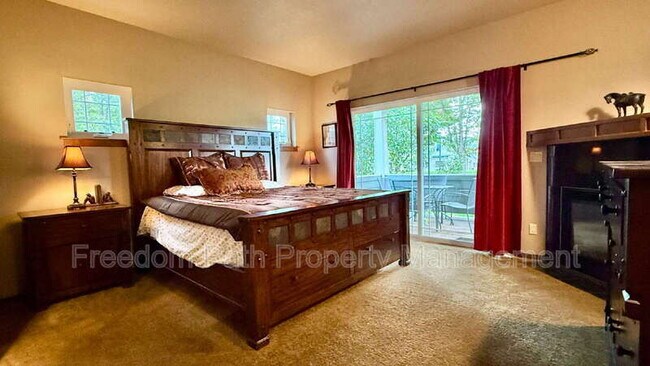 Building Photo - 406 Lundblad Pl