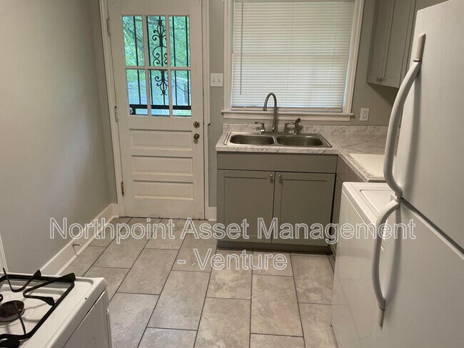 Building Photo - 1026 Linwood Rd