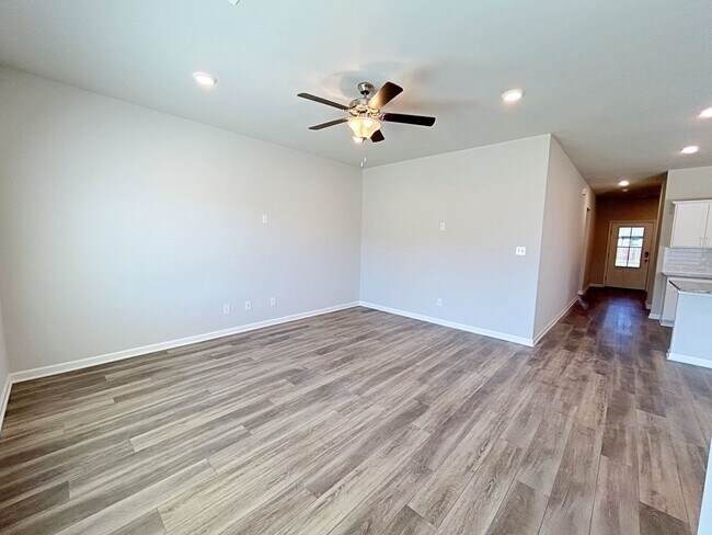 Building Photo - 13968 Malbec Ave