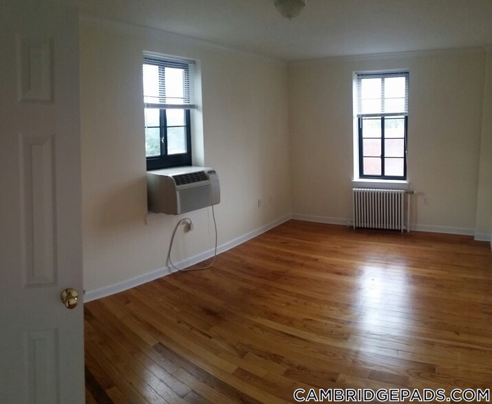 Building Photo - 60 Brattle St