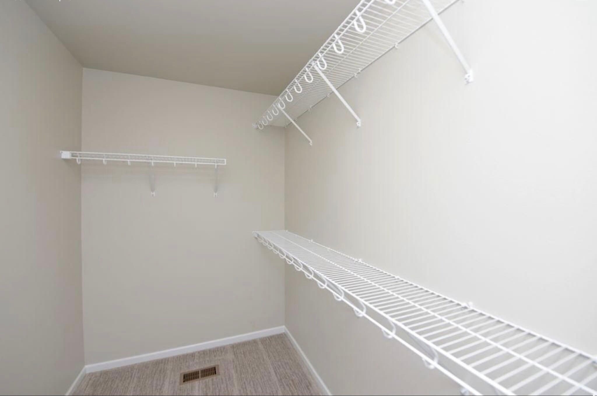 Building Photo - 705 10th Ave N