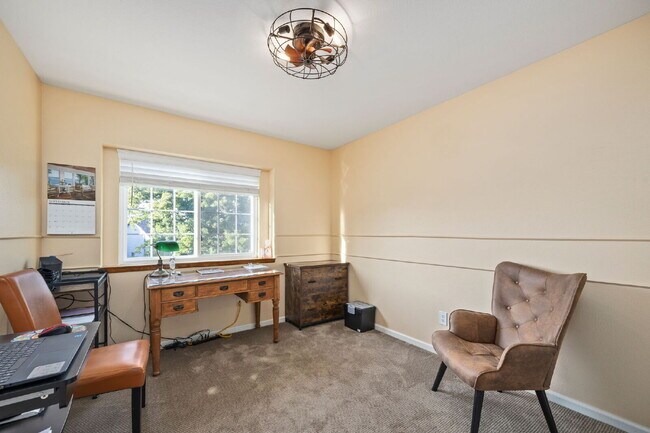 Building Photo - "Charming 3-Bedroom Home with 2.5 Baths in...