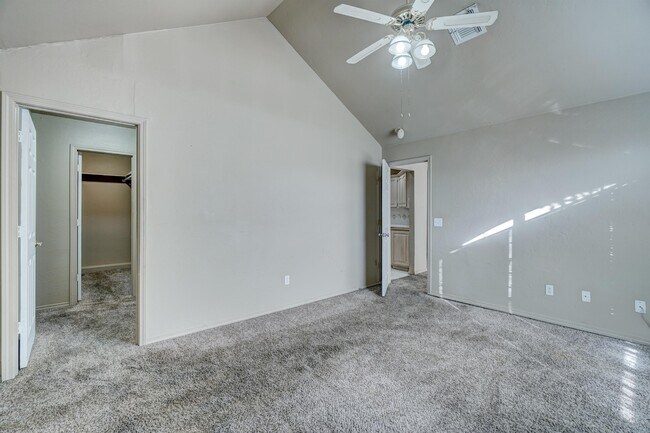 Building Photo - 2733 Tealwood Dr