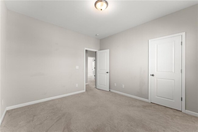 Building Photo - 156 Round Pond Dr