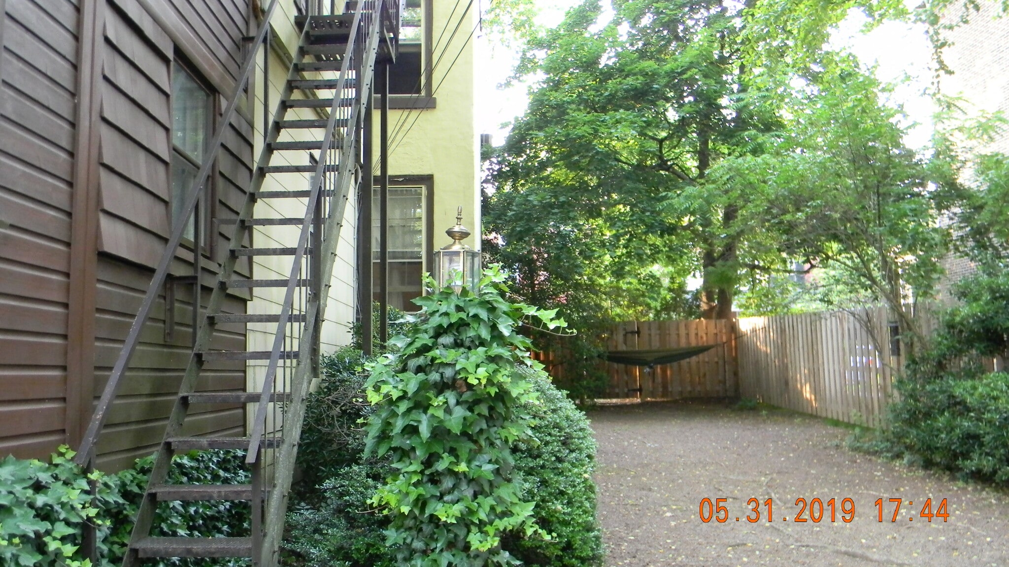 Common Exterior yard space - 236 W Barnard St