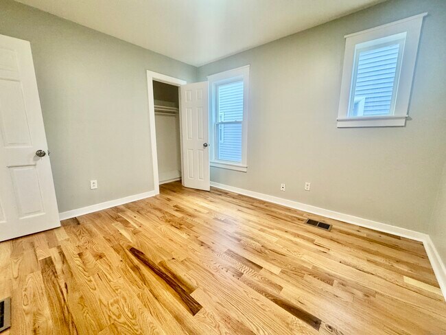 Building Photo - 109 Churchill St