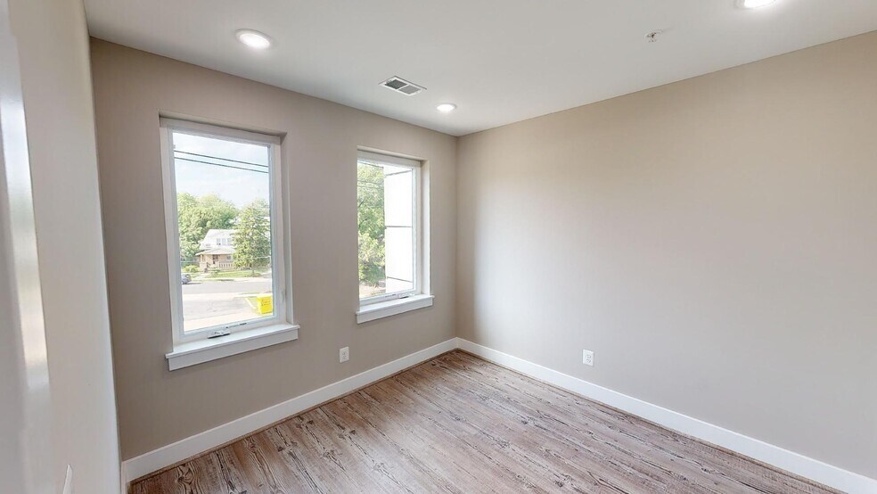 Building Photo - 1617 Rhode Island Ave NE