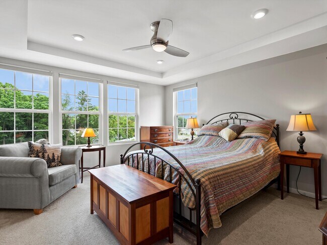 Building Photo - 202 N Sydney Ct