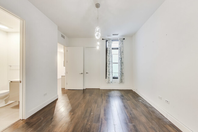 Building Photo - 36 N Carpenter St