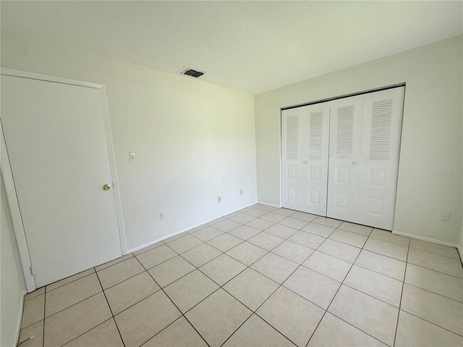 Building Photo - 10122 Mason Dixon Cir