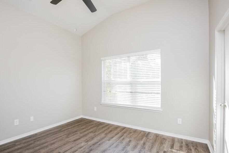 Building Photo - 1125 Browntop St