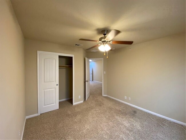 Building Photo - 1014 Lost Pines Ln
