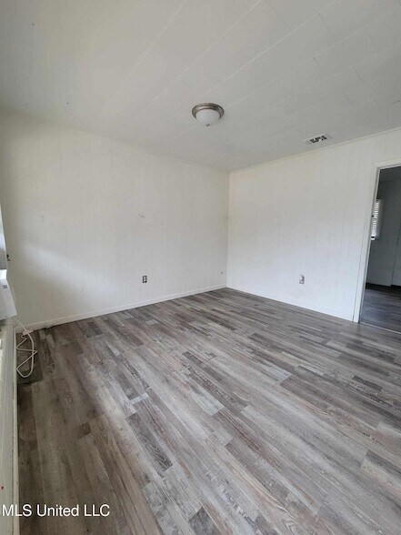 Building Photo - 630 Capital Ave