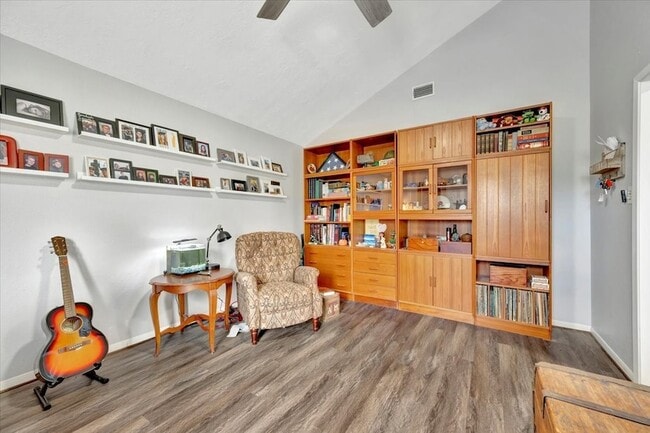 Building Photo - 2610 Loganberry Cir