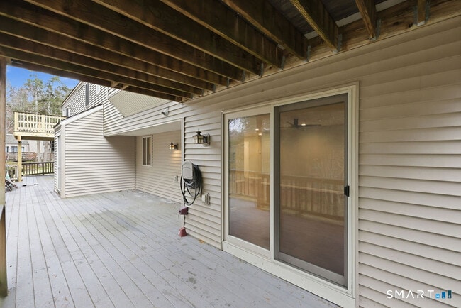 Building Photo - 42 Library Ln