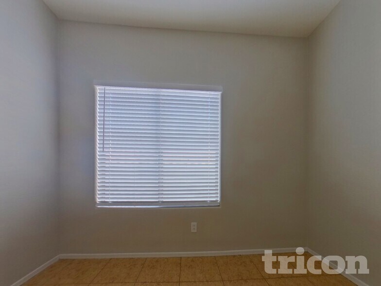 Building Photo - 83 5th Ave W