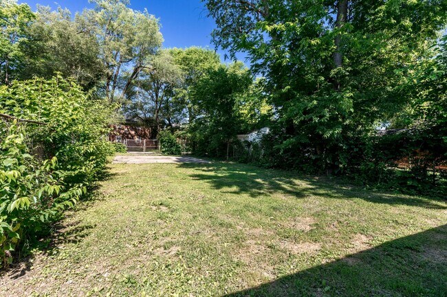 Building Photo - 3624 Parthenia Ave