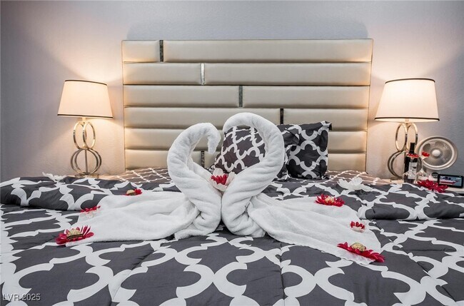 Building Photo - 7439 Trudy Ln