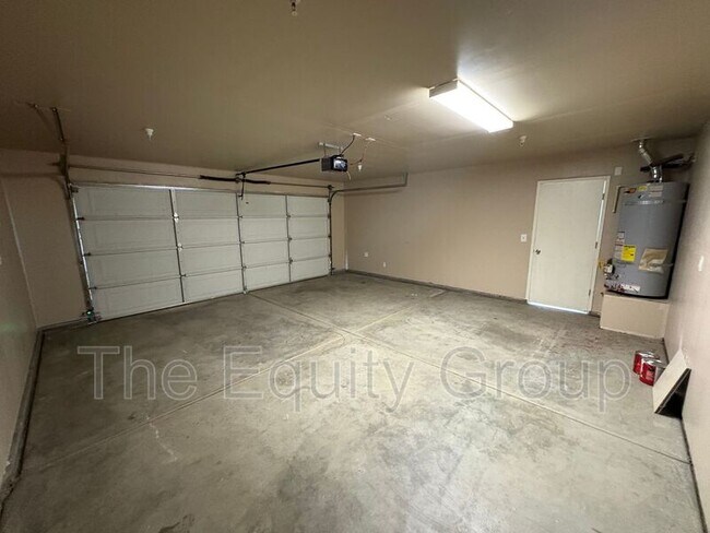 Building Photo - 2132 E Sweet Ave
