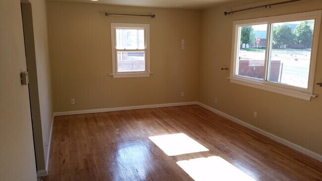 Building Photo - Charming Updated Rancher in the Heart of C...