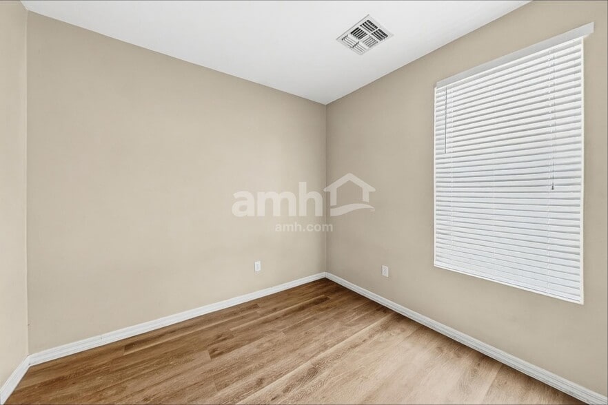 Building Photo - 8280 W Redshank Dr