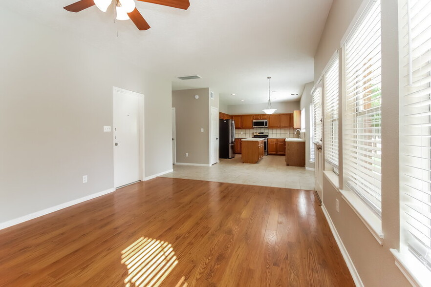 Building Photo - 1207 Chesterwood Dr