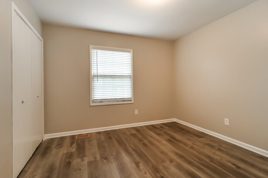 Building Photo - 3373 Heatherwood Ln SW