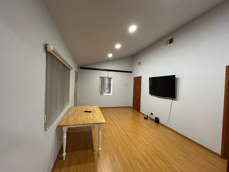 Living room - 1054 E Providencia Ave