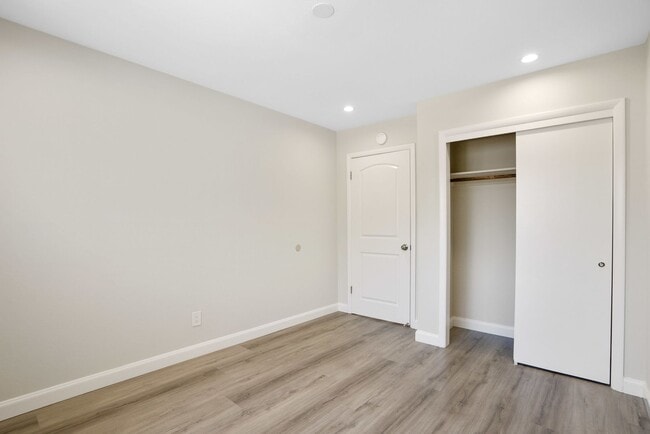 Building Photo - 1317 S B St