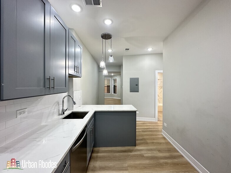 Building Photo - 445 W Belden Ave