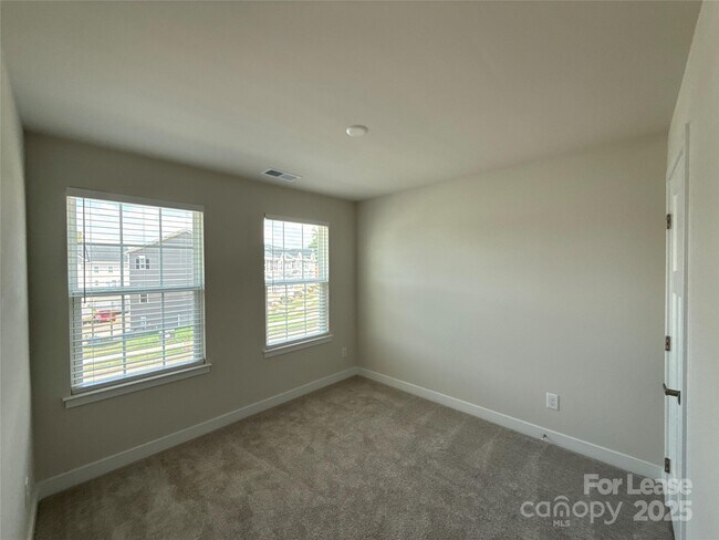 Building Photo - 422 Serenity Cir
