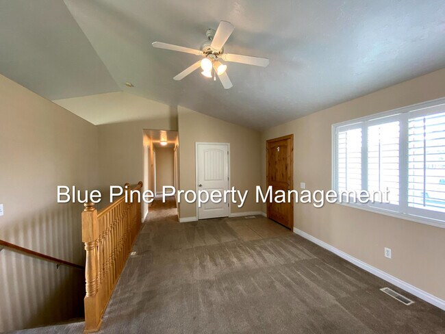Building Photo - 4001 Summer Sun Dr