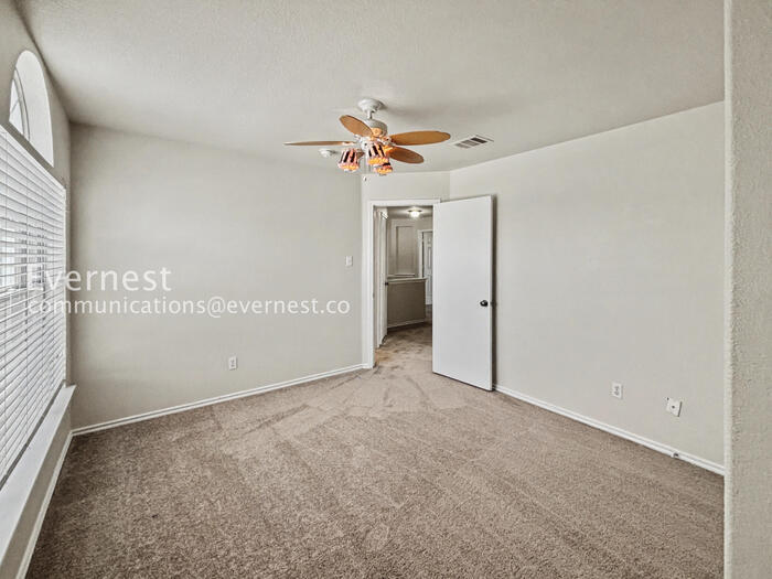 Building Photo - 3502 Cheyenne St