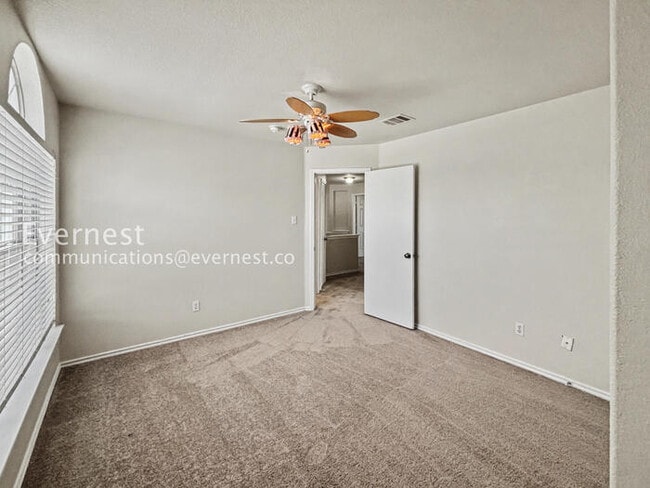 Building Photo - Charming 4-Bedroom Haven with Fireplace and Serene Outdoor Living / Pet-Friendly / Available Now!