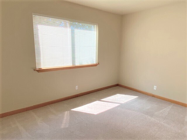 Building Photo - 1407 NE 166th Ct